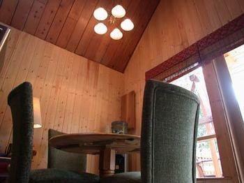 The Tree House Cottage Sechelt Exteriör bild